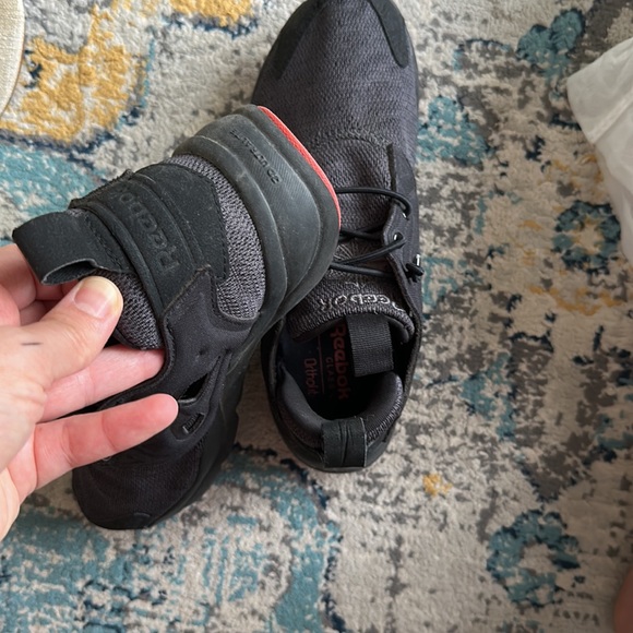 Reebok shoes - Picture 3 of 3